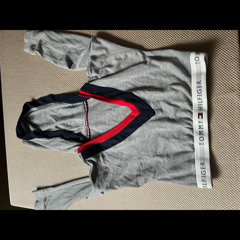 Tommy Hilfiger cropped top hoodie, size M